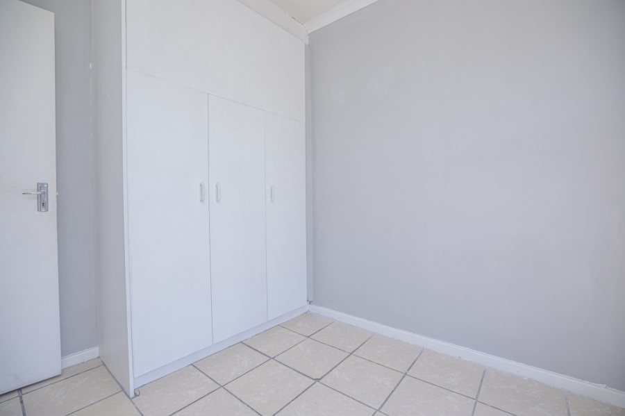 To Let 2 Bedroom Property for Rent in Ferndale Western Cape
